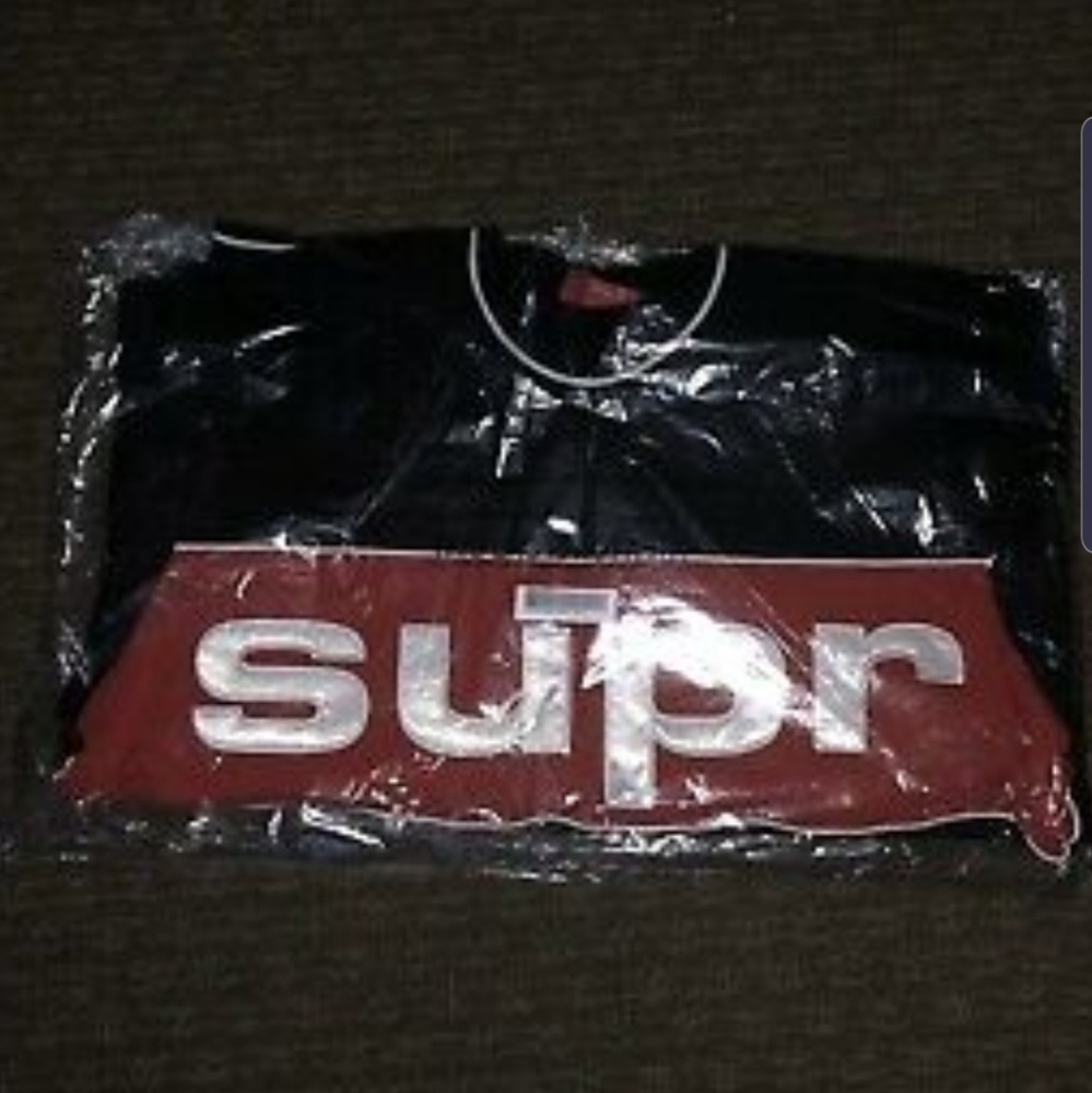 Supreme crew neck sweatshirt large logo
